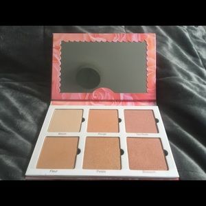 Rose gold highlighters palette